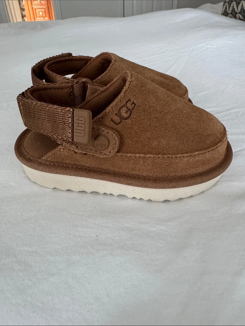 UGG GOLDENSTAR CLOG toddler size 6
